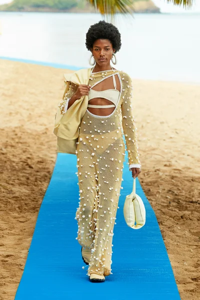 Look 37